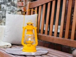 Feuerhand Baby Special 276 Signal Yellow Stormlamp 7 Feuerhand Baby Special 276 Signal Yellow Stormlamp -Buiten Kamperen feuerhand stormlamp geel 2 ecommerce 5126