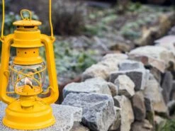 Voorkant 9 Voorkant -Buiten Kamperen feuerhand stormlamp geel 3 ecommerce 8542